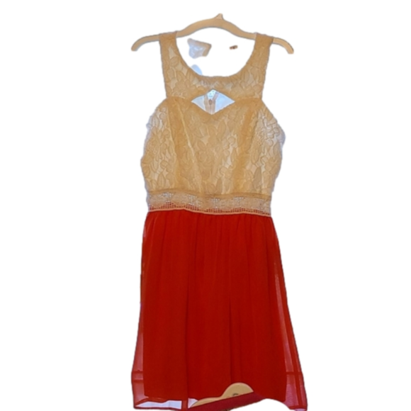 Dress - Picture 6 of 6